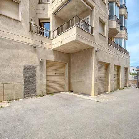 Apartment In Roses Near Platja Del Eastrell