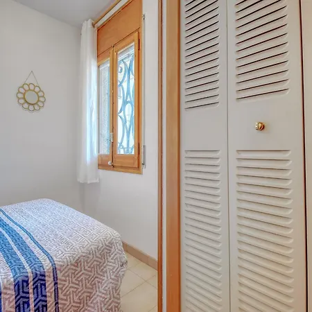 Apartment In Roses Near Platja Del Eastrell Apartment Roses