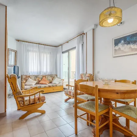 Apartment In Roses Near Platja Del Eastrell Apartment