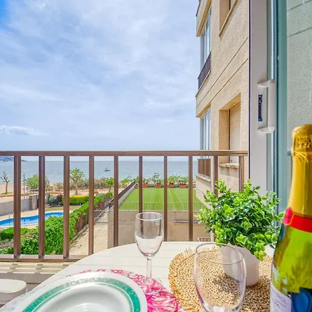 Apartment In Roses Near Platja Del Eastrell *