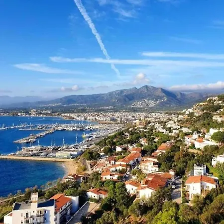 Apartment In Roses Near Platja Del Eastrell *