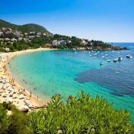 Apartment In Roses Near Platja Del Eastrell Apartment