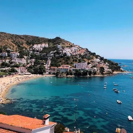 Apartment In Roses Near Platja Del Eastrell Apartment *
